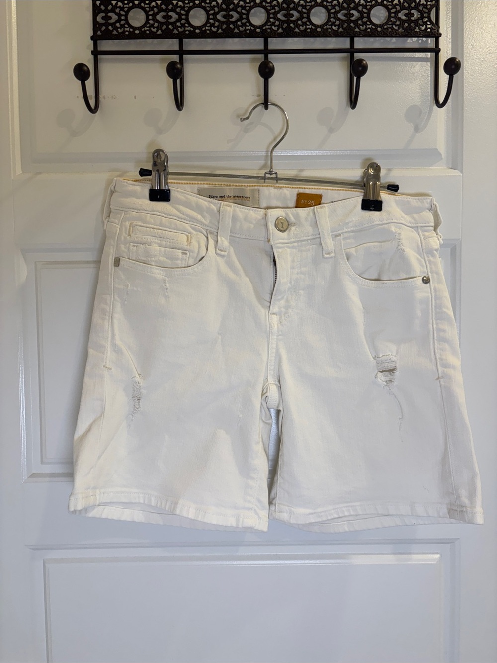 Pilcro and the Letterpress Stet White Distressed Denim Shorts Size 25